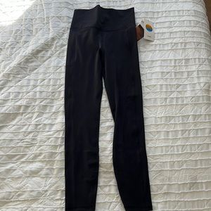 NWT vuori studio pocket legging